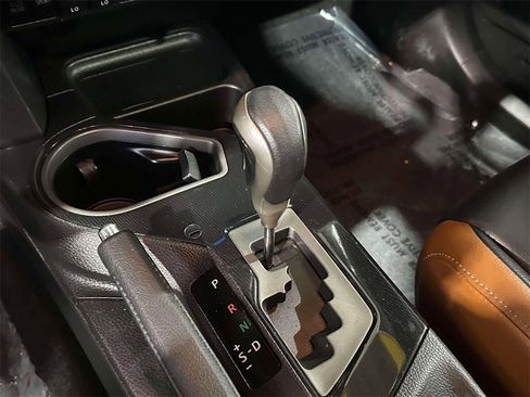 Used 2016 Toyota RAV4 SE image 29