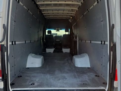 Used 2024 Mercedes-Benz Sprinter 3500 image 4