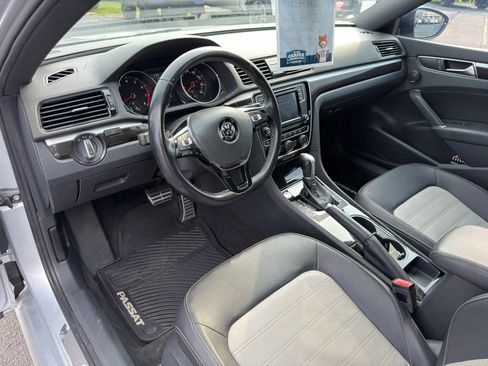 Used 2018 Volkswagen Passat GT FWD image 6