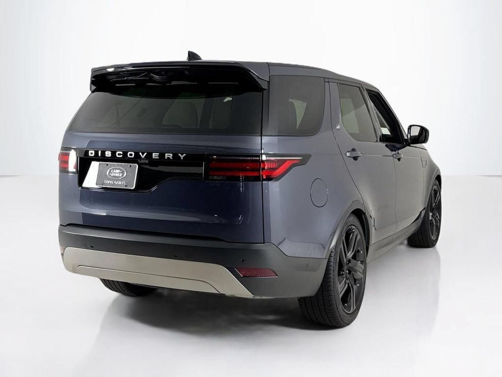 Used 2024 Land Rover Discovery S AWD/4WD image 6