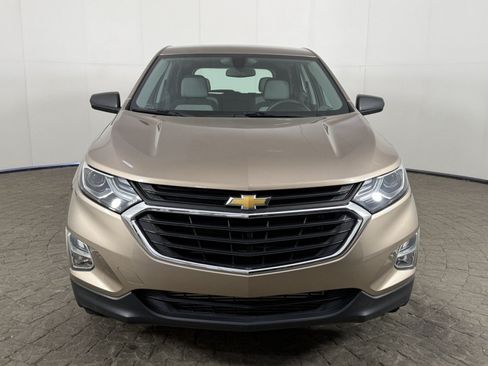 Used 2018 Chevrolet Equinox LS FWD image 2