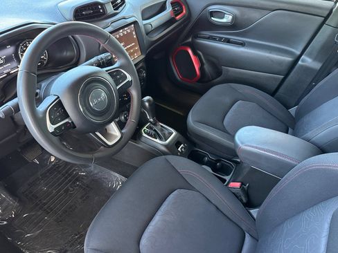 Used 2023 Jeep Renegade Trailhawk AWD/4WD image 5