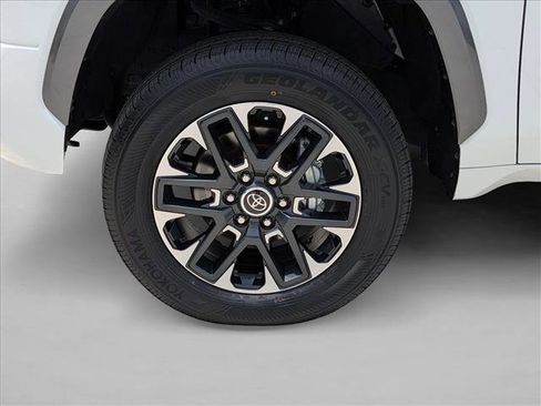 Used 2024 Toyota Tundra Limited image 24