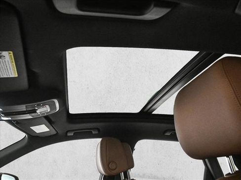 Certified 2025 Audi Q3 2.0T Premium w/ Convenience Package image 16