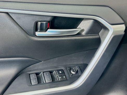 Certified 2025 Toyota RAV4 XLE FWD image 18