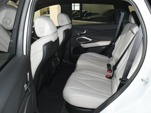 Used 2025 Acura RDX SH-AWD image 47