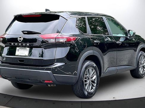 Used 2024 Nissan Rogue S FWD image 9