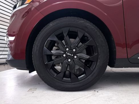Certified 2023 Kia Carnival SX Prestige FWD image 19