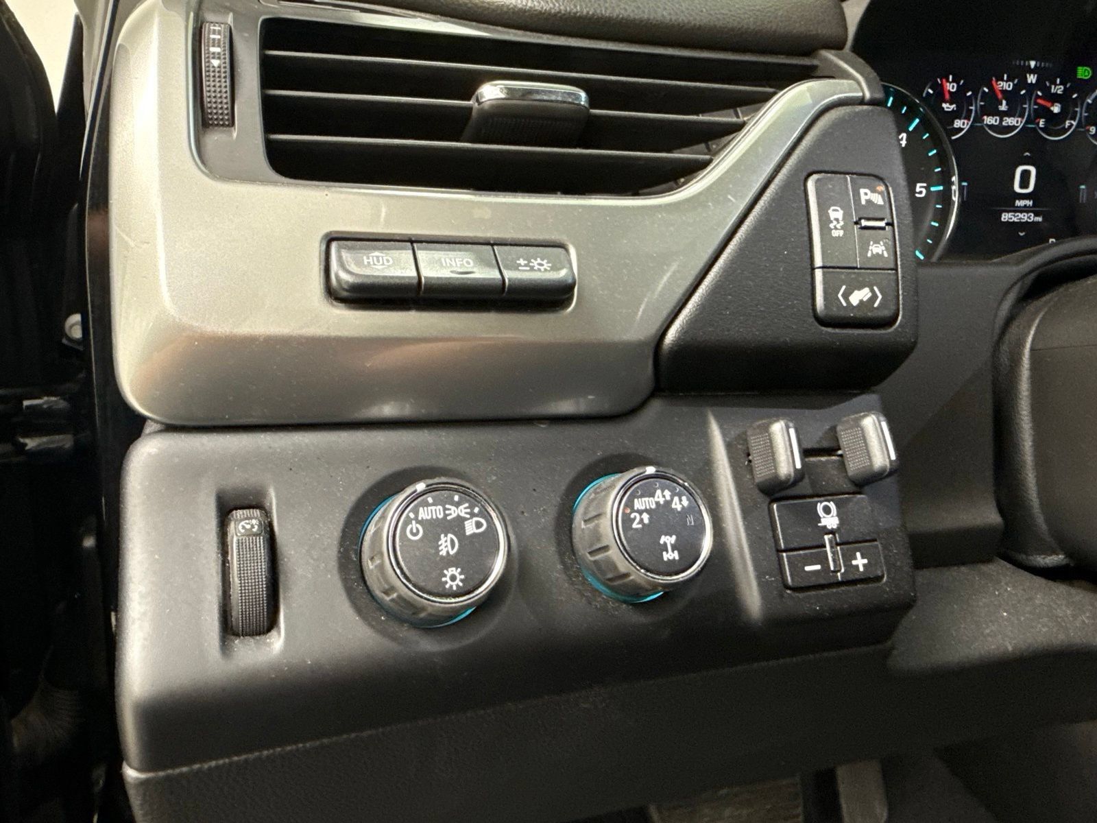 Used 2019 Chevrolet Tahoe Premier AWD/4WD image 15