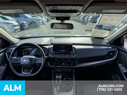 Used 2025 Nissan Rogue SV FWD image 15