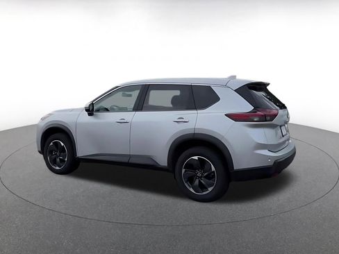 Used 2025 Nissan Rogue SV image 10