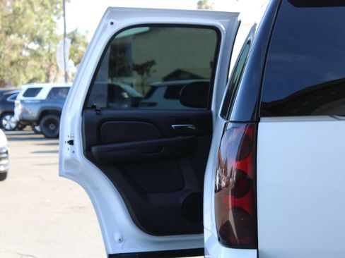 Used 2013 GMC Yukon SLT AWD/4WD image 15