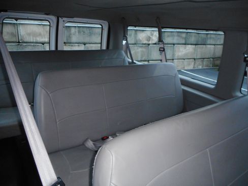 Used 2002 Ford E-350 and Econoline 350 XL image 23