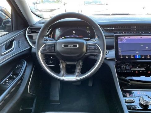 Used 2023 Jeep Grand Cherokee 4WD 4xe image 4