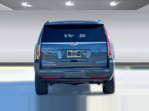 Used 2020 Cadillac Escalade ESV Platinum image 10