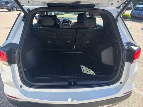 Used 2024 Chevrolet Equinox Premier AWD/4WD image 25