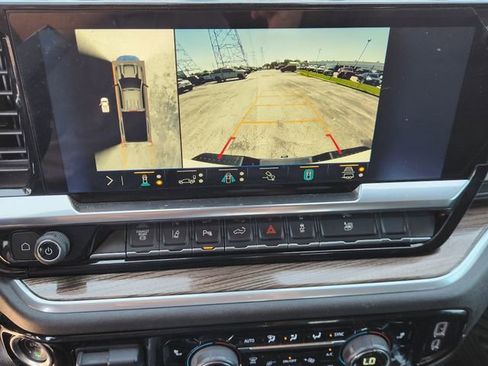 Used 2025 Chevrolet Silverado 3500 LT w/ Texas Edition image 17