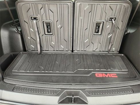 Used 2023 GMC Acadia SLE w/ Driver Convenience Package image 33