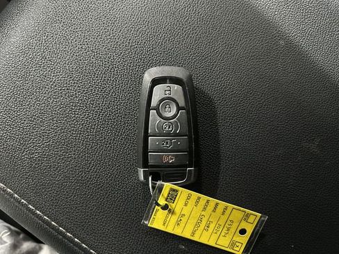 Used 2024 Ford Expedition Max XLT image 34