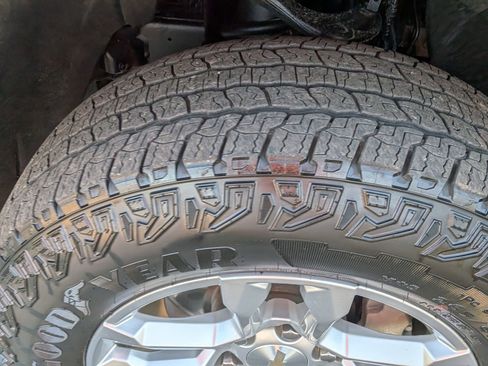 Used 2023 Chevrolet Silverado 1500 LT image 13