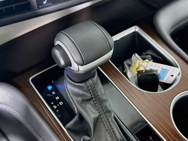 Certified 2024 Toyota Sienna XLE FWD image 18