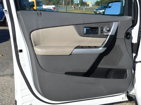 Used 2013 Ford Edge SEL image 26