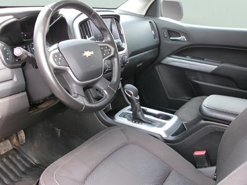 Used 2022 Chevrolet Colorado LT w/ Fleet Safety Package image 12