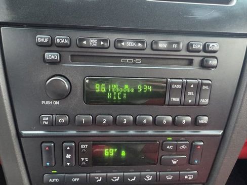 Used 2002 Ford Thunderbird Base image 26