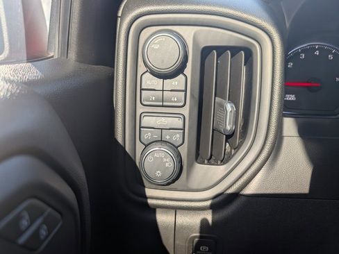 Used 2019 Chevrolet Silverado 1500 Custom Trail Boss w/ Custom Convenience Package image 18