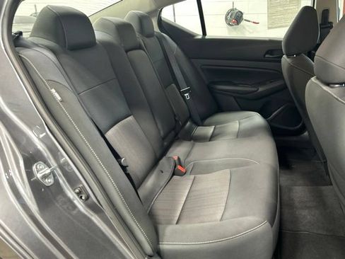 Used 2024 Nissan Altima 2.5 SV AWD/4WD image 18