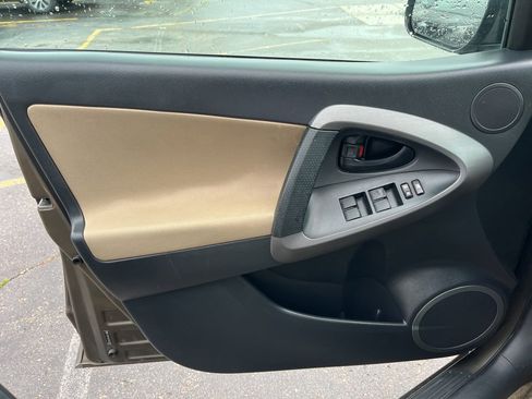 Used 2012 Toyota RAV4 4WD image 20