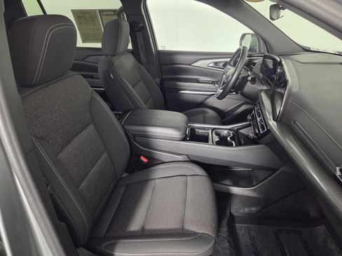 Used 2024 Chevrolet Traverse LT AWD/4WD image 32