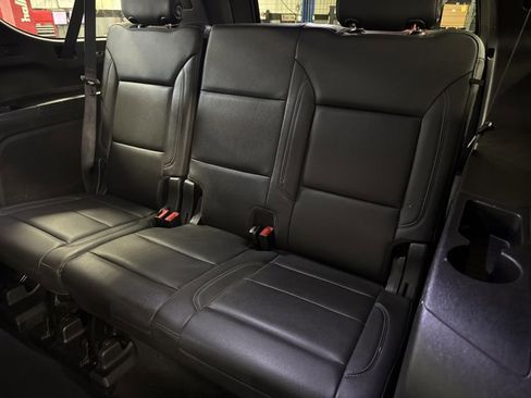 Used 2021 Chevrolet Suburban Z71 image 28