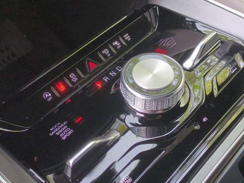 New 2026 Jeep Grand Wagoneer Limited AWD/4WD image 38