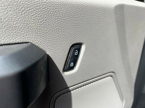 Used 2019 Ford F150 XLT w/ Equipment Group 302A Luxury AWD/4WD image 32
