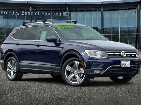 Used 2021 Volkswagen Tiguan S image 2