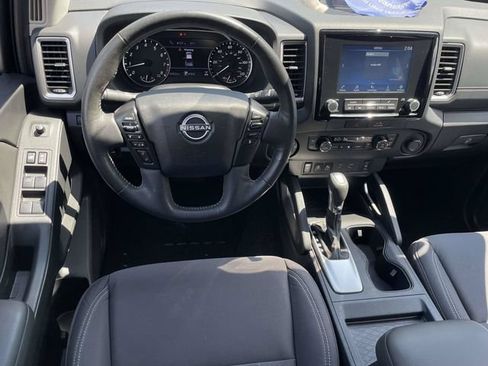 Used 2022 Nissan Frontier SV AWD/4WD image 4
