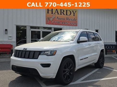 Used 2020 Jeep Grand Cherokee Altitude image 1