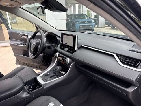 Used 2024 Toyota RAV4 XLE AWD/4WD image 29