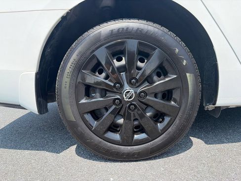 Used 2017 Nissan Sentra SV FWD image 29