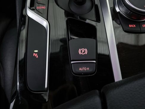 Used 2017 BMW 540i xDrive image 41