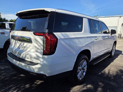 Used 2023 GMC Yukon XL SLT w/ SLT Premium Package RWD image 3
