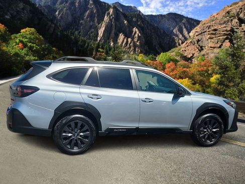 Used 2025 Subaru Outback Onyx Edition AWD/4WD image 2