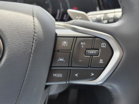 Used 2024 Lexus NX 250 FWD image 21