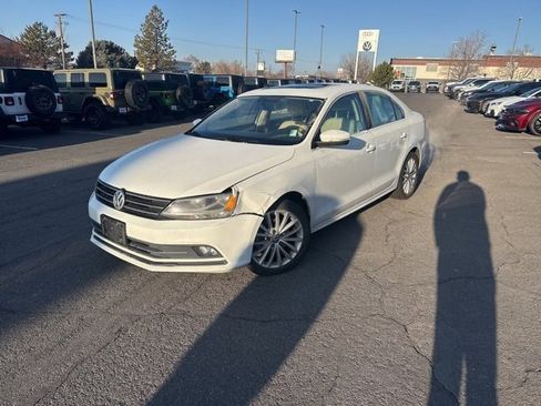 Used 2015 Volkswagen Jetta SE image 3