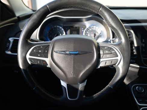 Used 2015 Chrysler 200 Limited w/ Convenience Group image 32