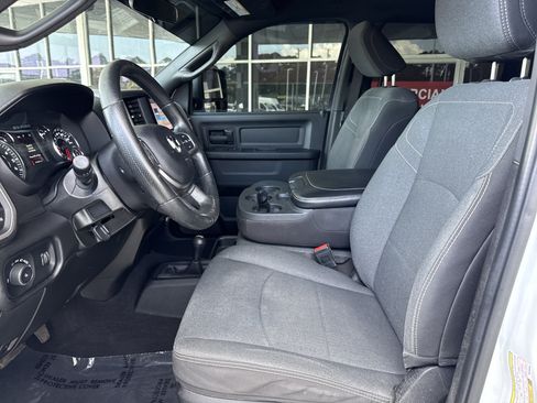 Used 2024 RAM 2500 Tradesman w/ Chrome Appearance Group AWD/4WD image 15