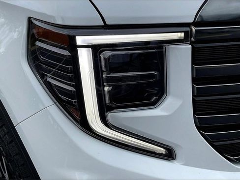 Used 2023 GMC Sierra 1500 AT4 w/ AT4 Preferred Package image 28