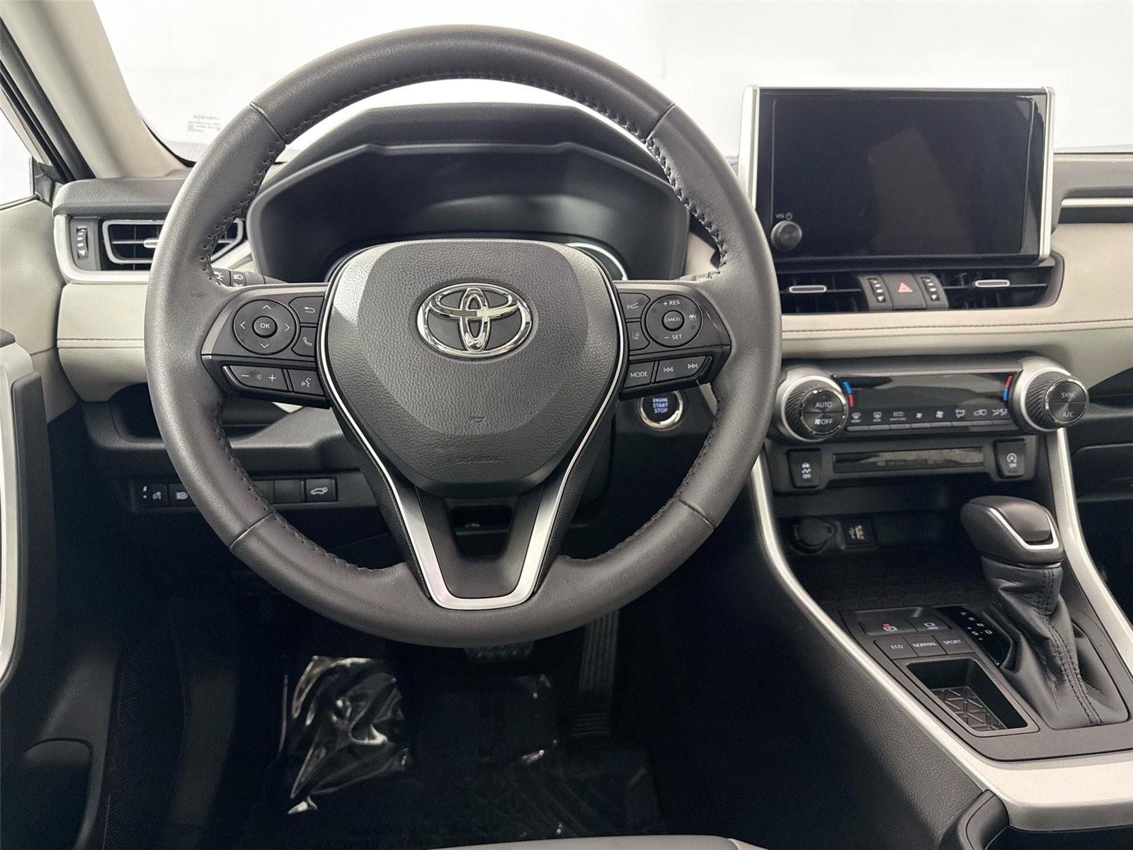 Certified 2025 Toyota RAV4 XLE Premium FWD image 30
