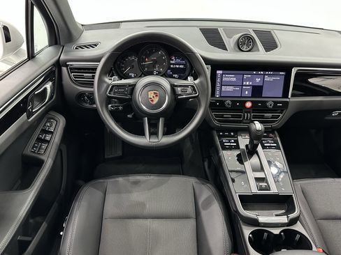 Certified 2024 Porsche Macan image 24